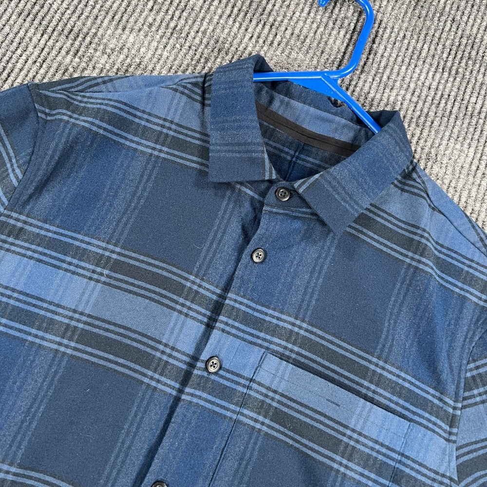 Lululemon Shirt Mens Medium Blue Plaid Long Sleeve Performance Athletic Button